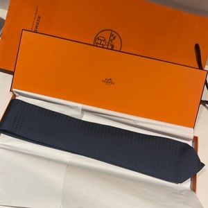 Hermes tie brand new with receipt